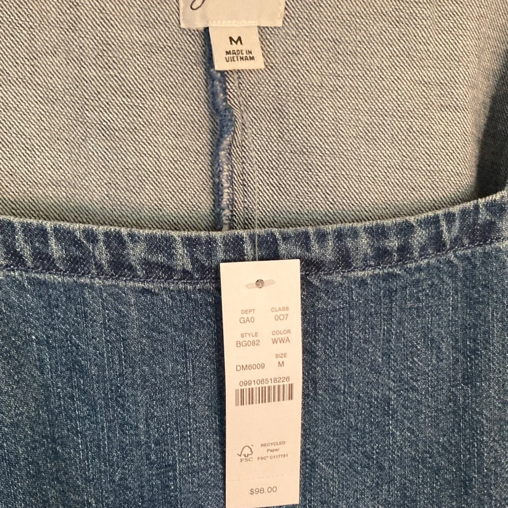 New with Tag: J Crew Squareneck Chambray Top. Size Medium - Picture 7 of 12